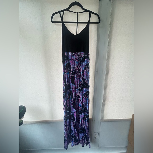 Hurley Dresses & Skirts - Hurley floral maxi dress